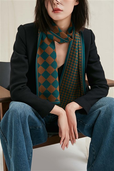 Lenços de seda estampados personalizados